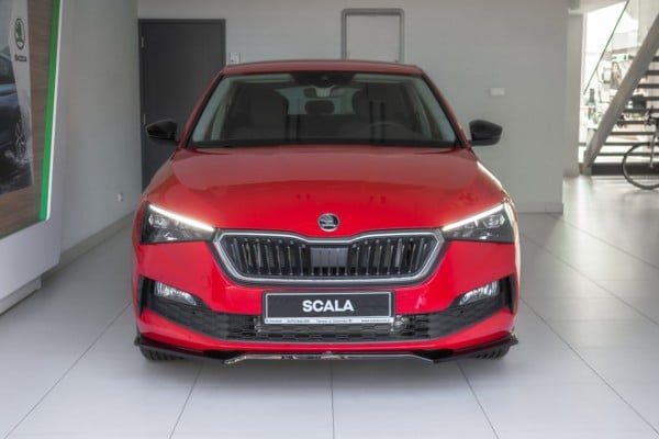 MAXTON DESIGN - Spoiler pod Predný náraznik   V.2 Skoda Scala , Čierny lesk – Obrázok 2