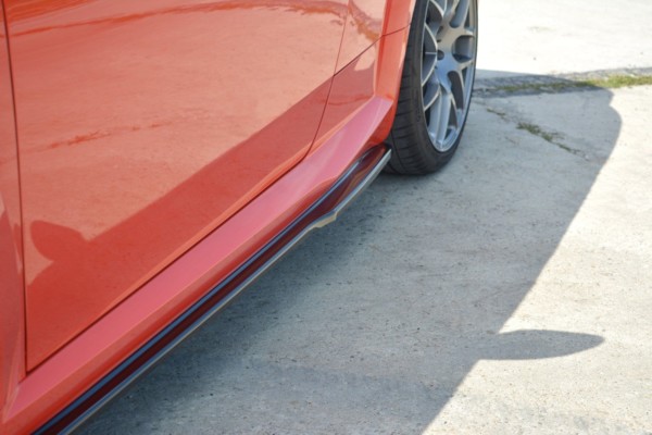 MAXTON DESIGN - Lišty pod prahy Audi TT RS 8S , Čierny lesk – Obrázok 4