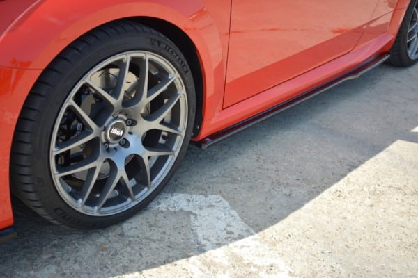 MAXTON DESIGN - Lišty pod prahy Audi TT RS 8S , Čierny lesk – Obrázok 3