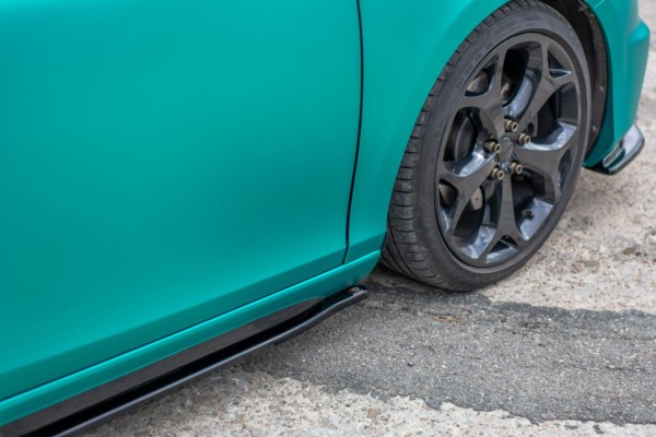 MAXTON DESIGN - Lišty pod prahy Volvo V40 R-design , Čierny lesk – Obrázok 2