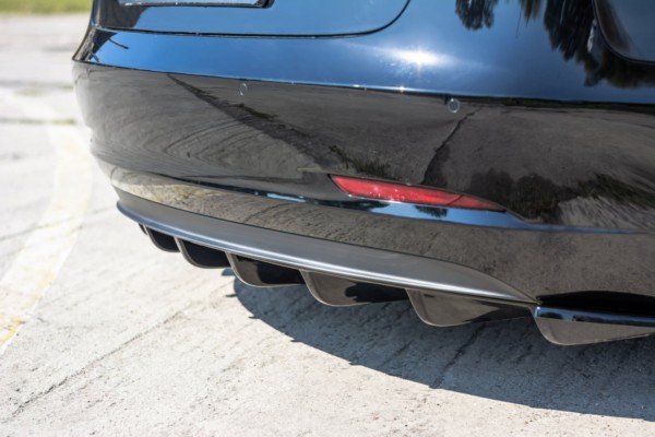 MAXTON DESIGN - Difúzor zadného náraznika  Tesla Model 3 , 
Čierny lesk – Obrázok 4