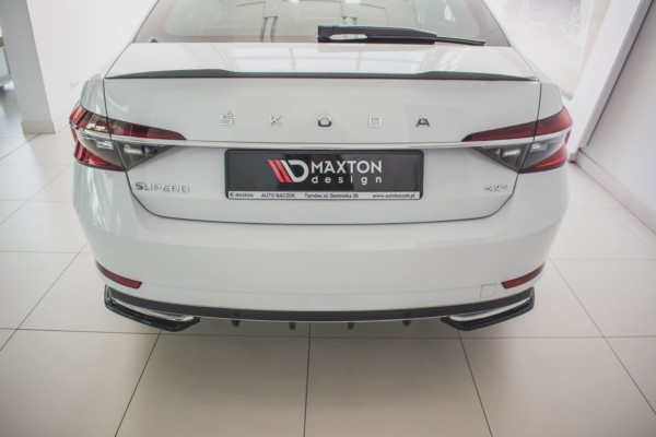 MAXTON DESIGN - Bočné difúzory zadného náraznika Skoda Superb Mk3 FL Hatchback / Combi , Čierny lesk – Obrázok 4