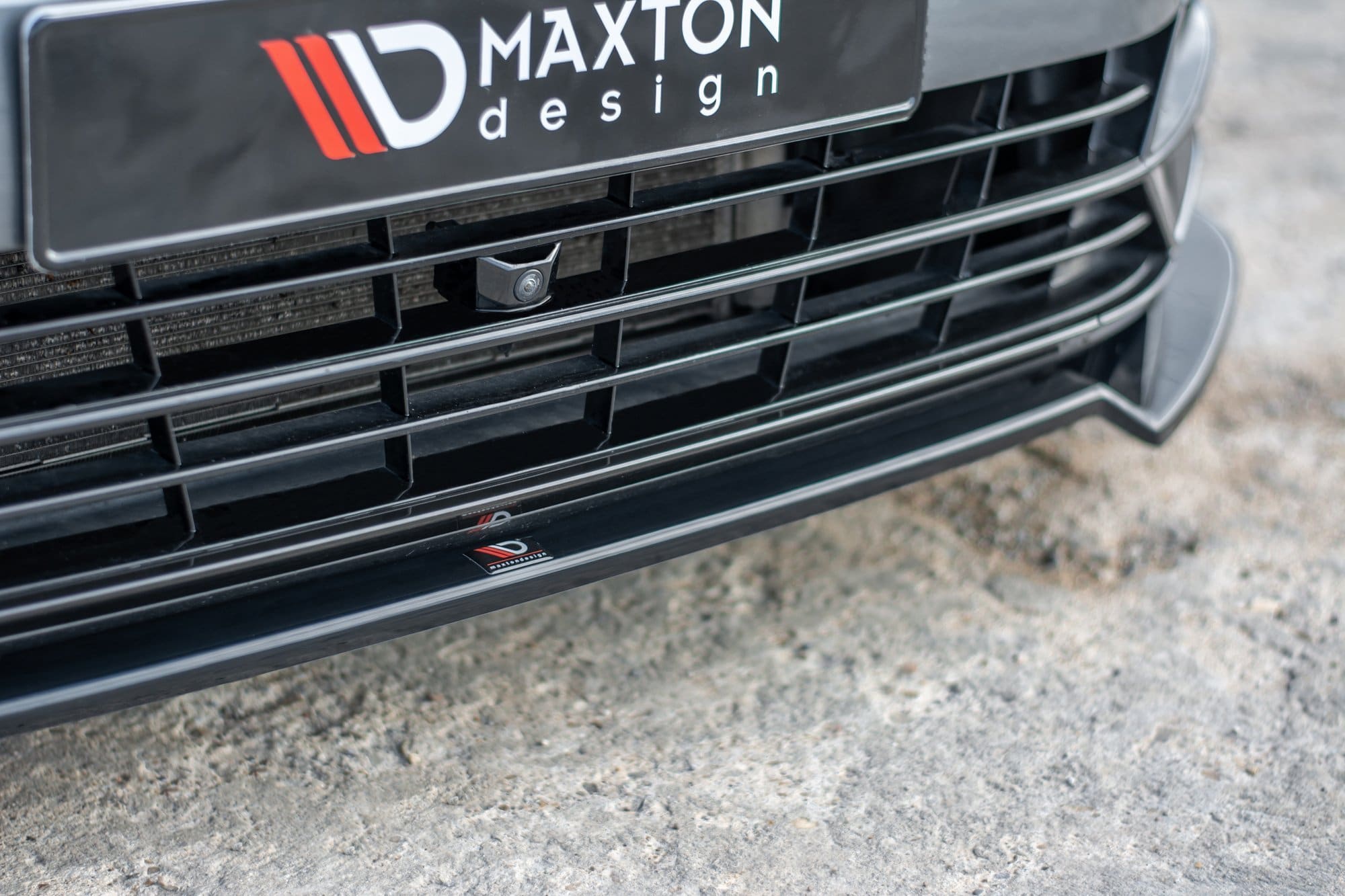 MAXTON DESIGN - Spoiler pod Predný náraznik V.2 Volkswagen Passat R-Line B8 , Čierny lesk – Obrázok 5