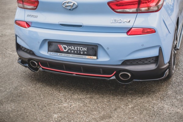 MAXTON DESIGN - Stredový spoiler pod zadný náraznik (with vertical bars) Hyundai I30 N Mk3 Hatchback , Čierny lesk – Obrázok 5