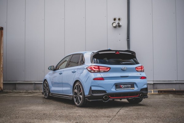 MAXTON DESIGN - Stredový spoiler pod zadný náraznik (with vertical bars) Hyundai I30 N Mk3 Hatchback , Čierny lesk – Obrázok 2