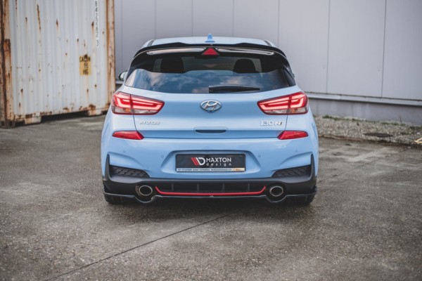 MAXTON DESIGN - Stredový spoiler pod zadný náraznik (with vertical bars) Hyundai I30 N Mk3 Hatchback , Čierny lesk – Obrázok 4