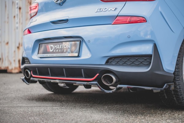 MAXTON DESIGN - Stredový spoiler pod zadný náraznik (with vertical bars) Hyundai I30 N Mk3 Hatchback , Čierny lesk – Obrázok 6