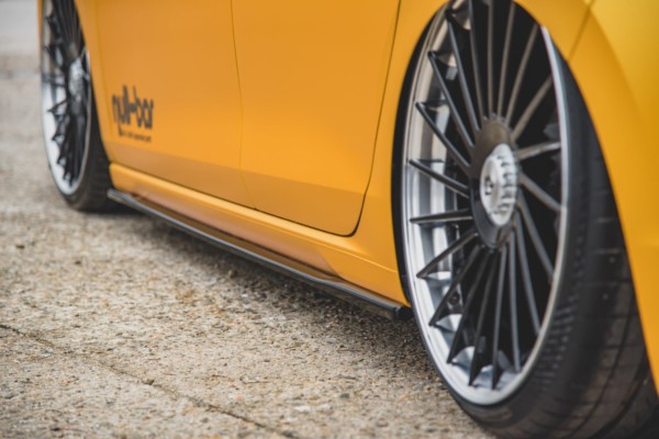 MAXTON DESIGN - Lišty pod prahy V.1 VW Golf 8 , Čierny lesk – Obrázok 4
