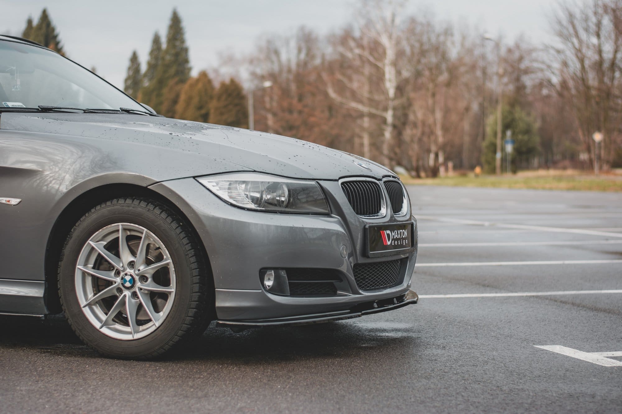 MAXTON DESIGN - Spoiler pod Predný náraznik V.2 vhodné pre BMW 3 E90/E91 Facelift , Čierny lesk – Obrázok 5