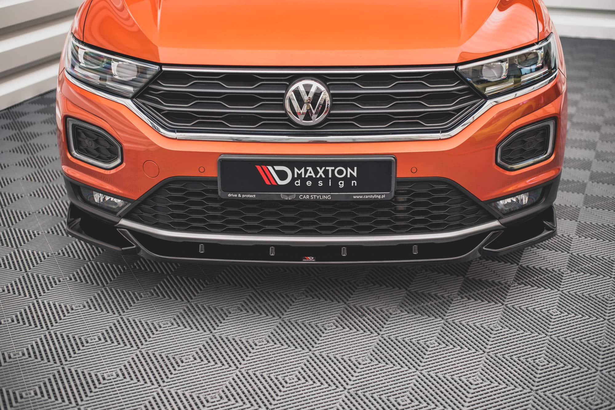 MAXTON DESIGN - Spoiler pod predný náraznik V.1 Volkswagen T-Roc Mk1,,Čierny lesk – Obrázok 2