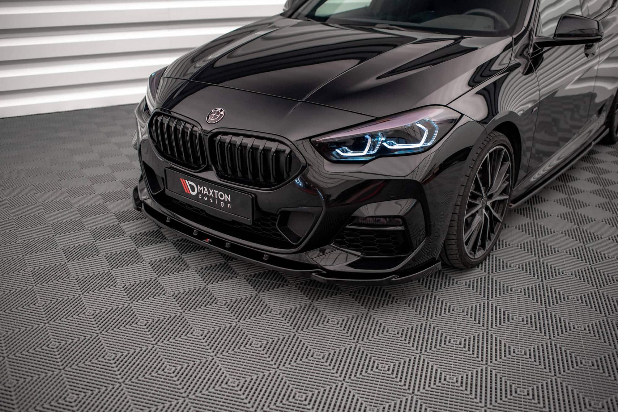 MAXTON DESIGN - Spoiler pod predný náraznik V.1 vhodné pre BMW 2 Gran Coupe M-Pack F44,,Čierny lesk – Obrázok 3