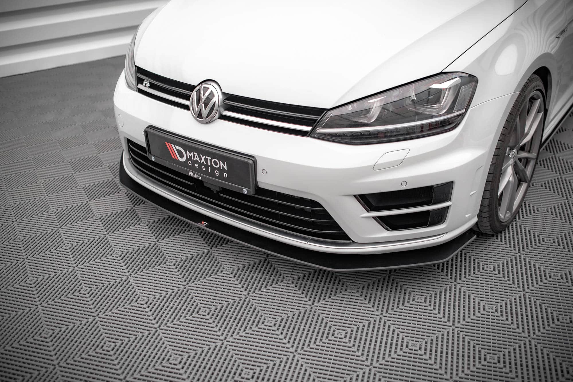 MAXTON DESIGN - Spoiler pod predný nárazník V.2, VOLKSWAGEN GOLF R MK7, Čierny – Obrázok 3