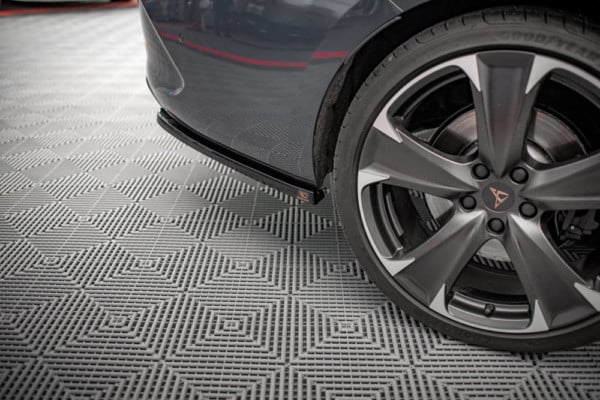 MAXTON DESIGN - Bočné difúzory zadného náraznika Cupra Leon ST, Čierny lesk – Obrázok 2