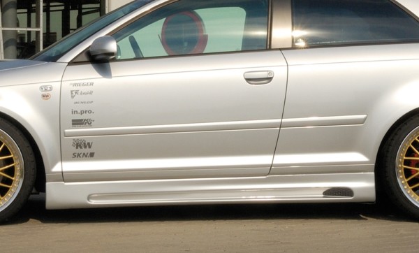 Rieger  nádstavce prahov -  Audi A3 (8P) , Pravá strana s priehlbinou, s otvorom,, plast ABS, Pre vozidlá s S-Line exterier a bez S-Line exterier, 
vrátane- hliniková mriežka,montážne vybavenie, Certifikát