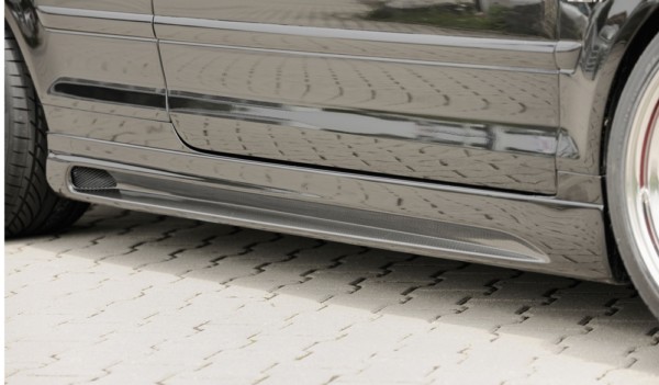 Rieger  nádstavce prahov -  Audi A4 (8H) , Ľavá strana, s priehlbinou, s otvorom,, plast ABS, carbon-look, 
vrátane- hliniková mriežka,montážne vybavenie, Certifikát