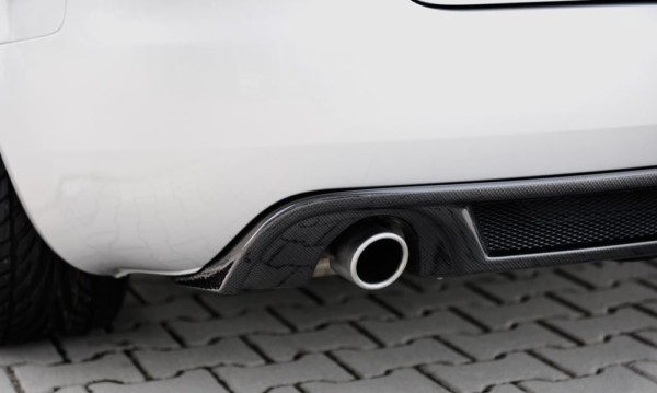 Rieger zadný podnáraznik -  Audi A4 (8H) , pre originál koncovky Ľavá strana + Pravá strana plast ABS, carbon-look, 
vrátane- hliniková mriežka,montážne vybavenie, Certifikát