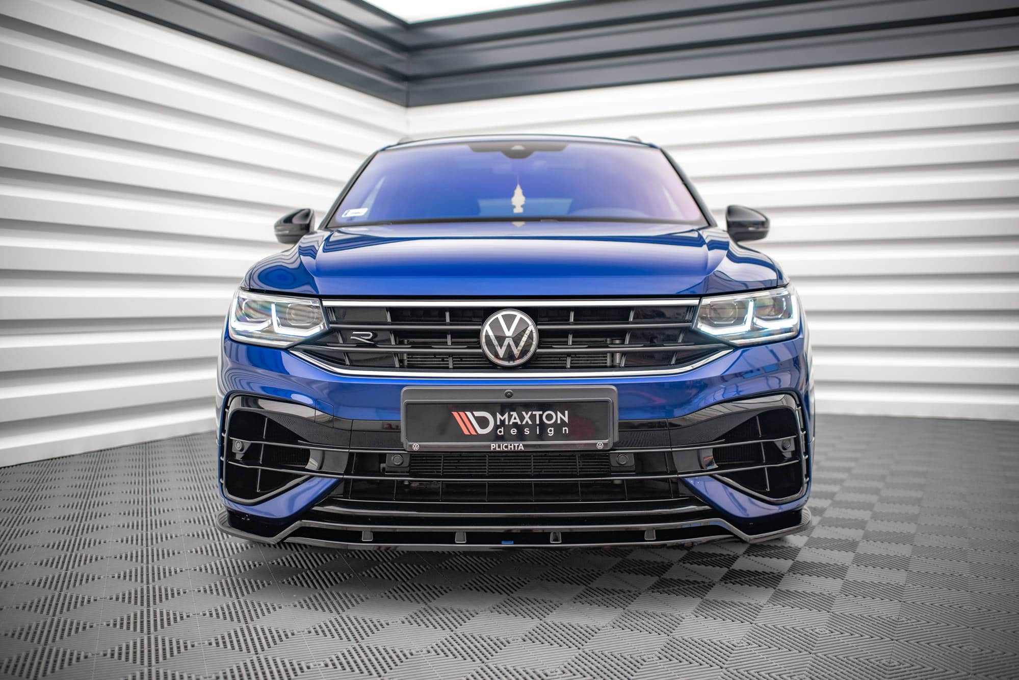 MAXTON DESIGN -Spoiler pod predný náraznik V.1, VOLKSWAGEN TIGUAN R MK2 Facelift, Čierny lesk – Obrázok 3