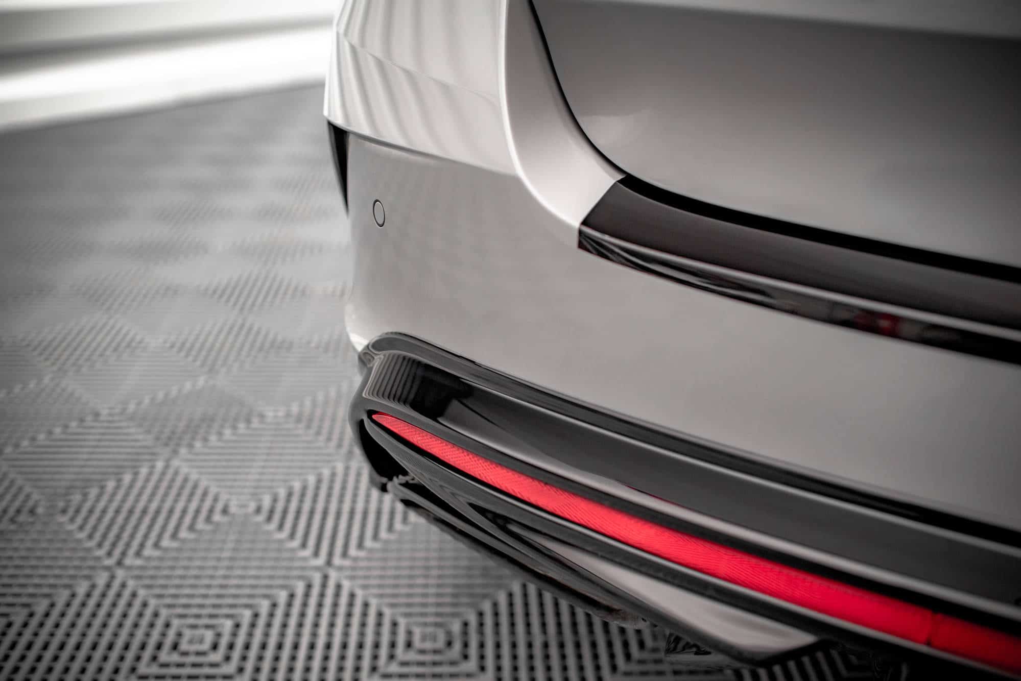 MAXTON DESIGN - Difúzor zadného nárazníka Skoda Octavia RS Liftback / Combi Mk4/Mk4 Facelift – Obrázok 2