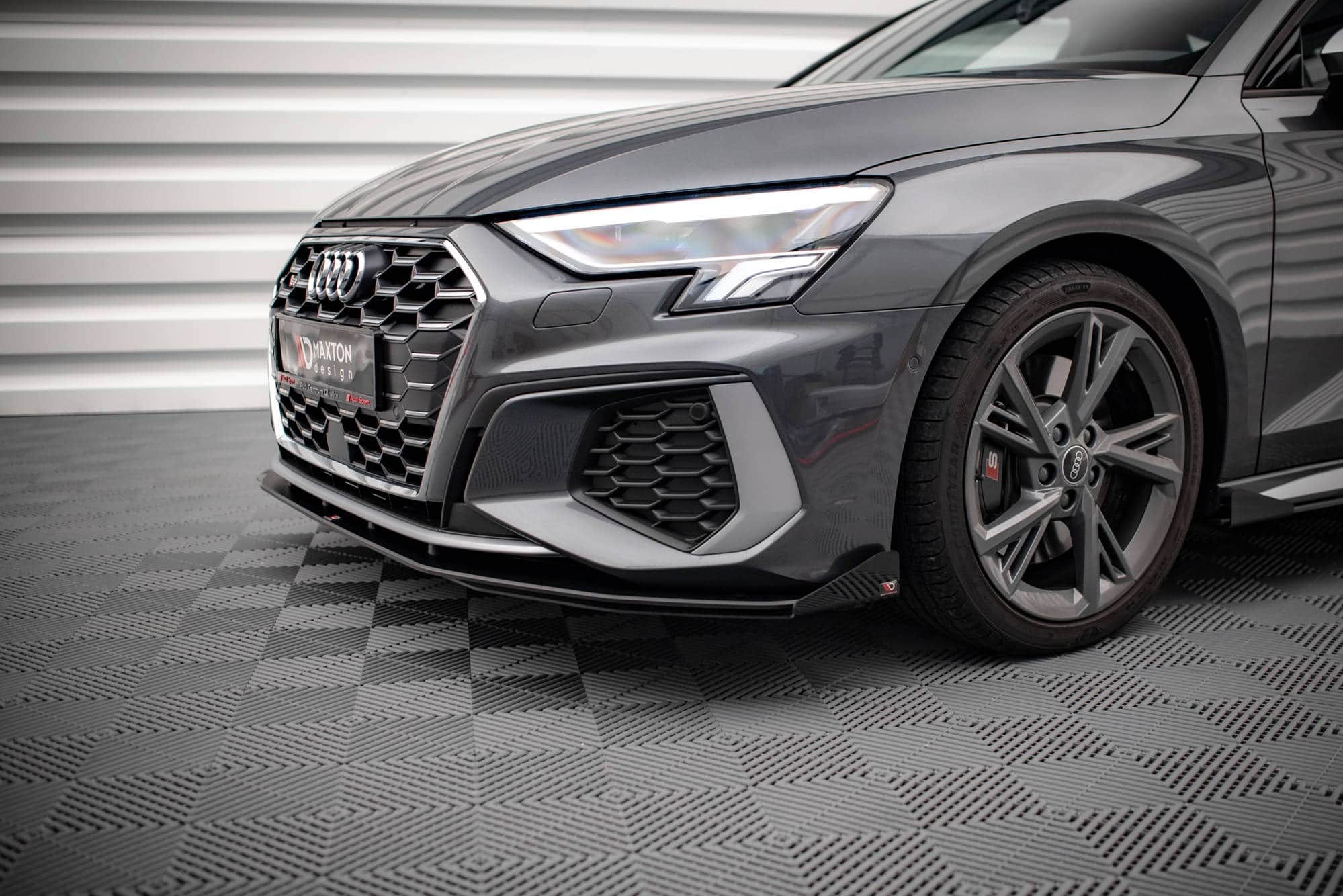 MAXTON DESIGN -Spoiler pod predný náraznik + Čierne lesklé splitre , AUDI S3 / A3 S-LINE 8Y – Obrázok 3
