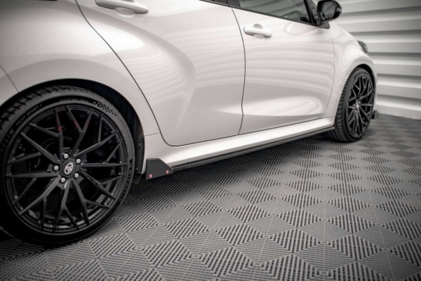MAXTON DESIGN - Lišty pod bočné prahy V.1 TOYOTA YARIS MK4 – Obrázok 2