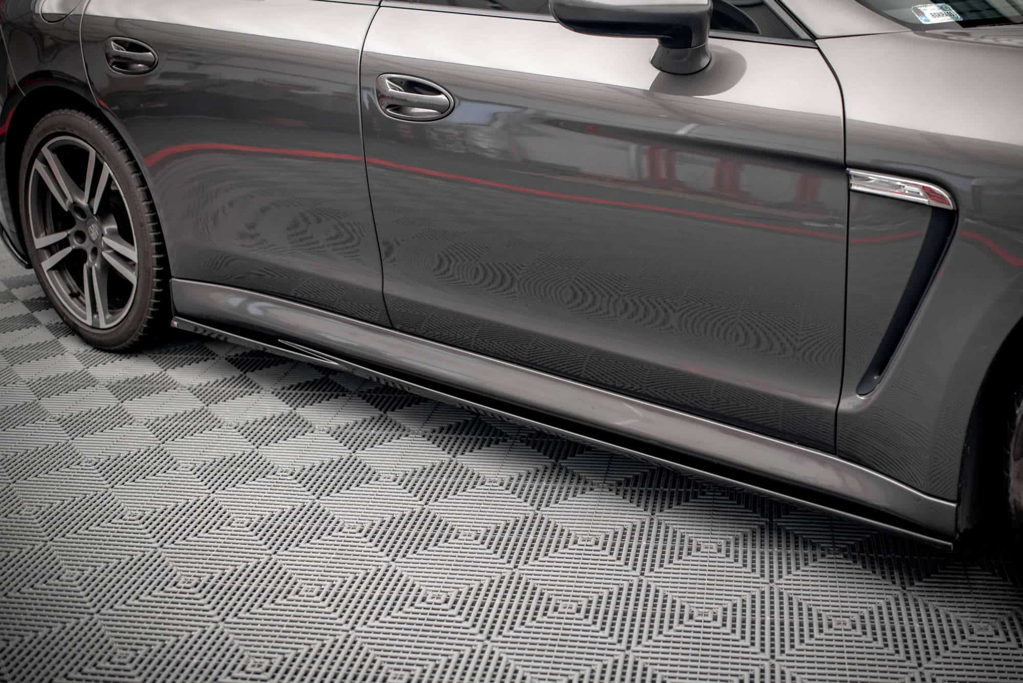 MAXTON DESIGN - Lišty pod bočné prahy V.2 PORSCHE PANAMERA / PANAMERA DIESEL / PANAMERA TURBO 970 – Obrázok 3