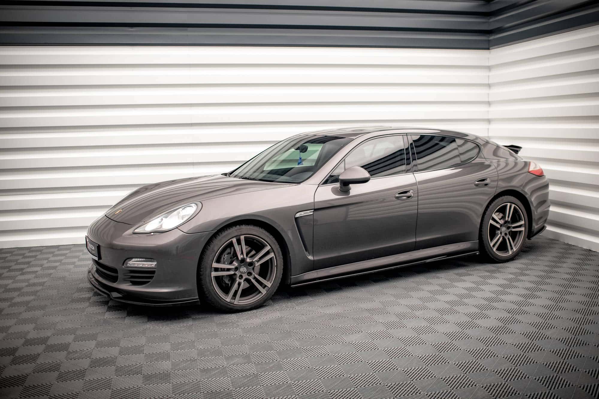 MAXTON DESIGN - Lišty pod bočné prahy V.2 PORSCHE PANAMERA / PANAMERA DIESEL / PANAMERA TURBO 970 – Obrázok 4