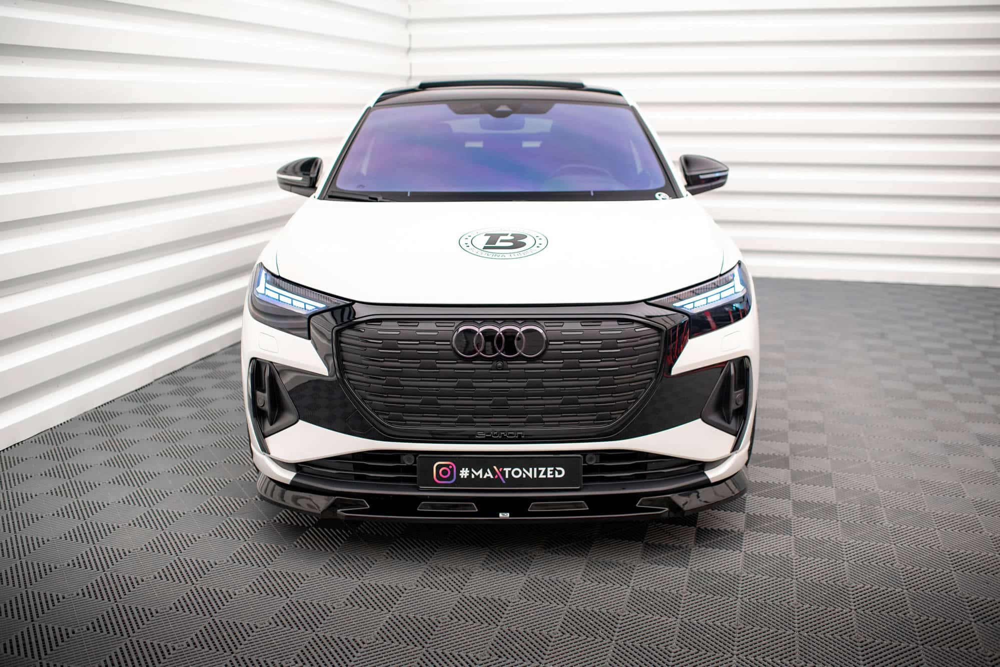 MAXTON DESIGN - Spoiler pod predný nárazník V.1 AUDI Q4 E-TRON SPORTBACK MK1, Čierny lesk – Obrázok 7
