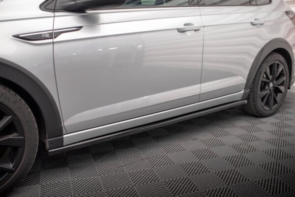 MAXTON DESIGN - Lišty pod bočné prahy VOLKSWAGEN TAIGO R-LINE MK1, Čierny lesk – Obrázok 3