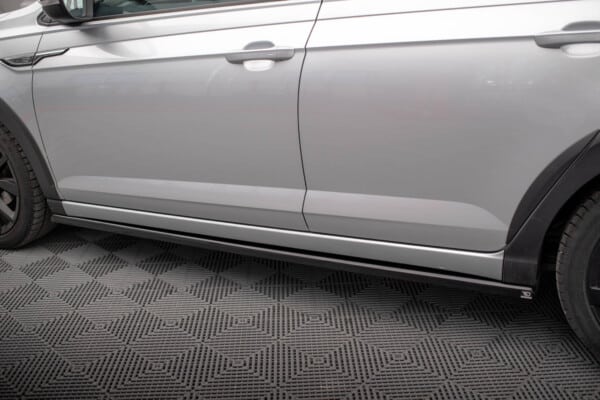 MAXTON DESIGN - Lišty pod bočné prahy VOLKSWAGEN TAIGO R-LINE MK1, Čierny lesk – Obrázok 4
