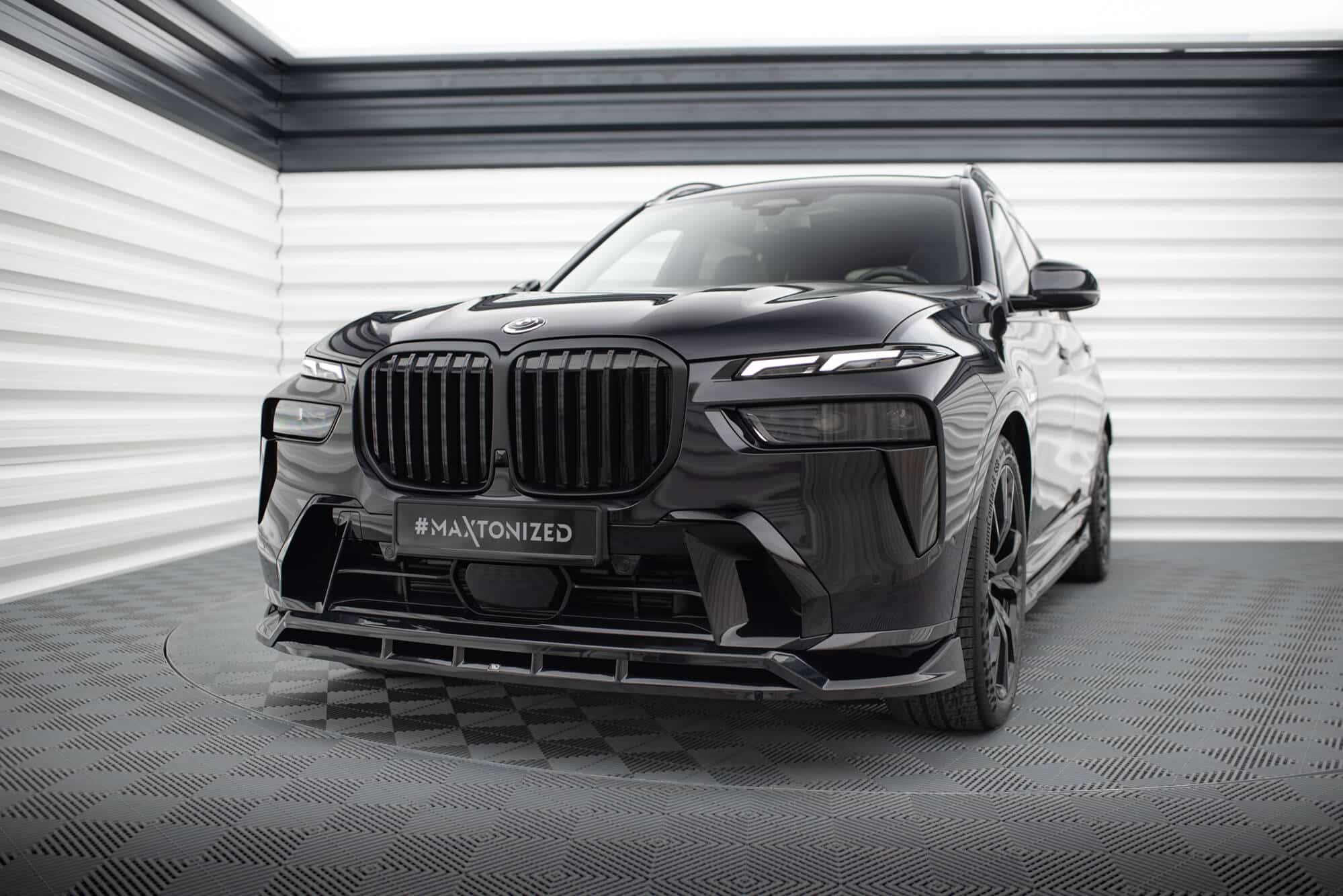 MAXTON DESIGN - Spoiler pod predný nárazník vhodné pre BMW X7 M-PACK G07 FACELIFT, Čierny lesk – Obrázok 2