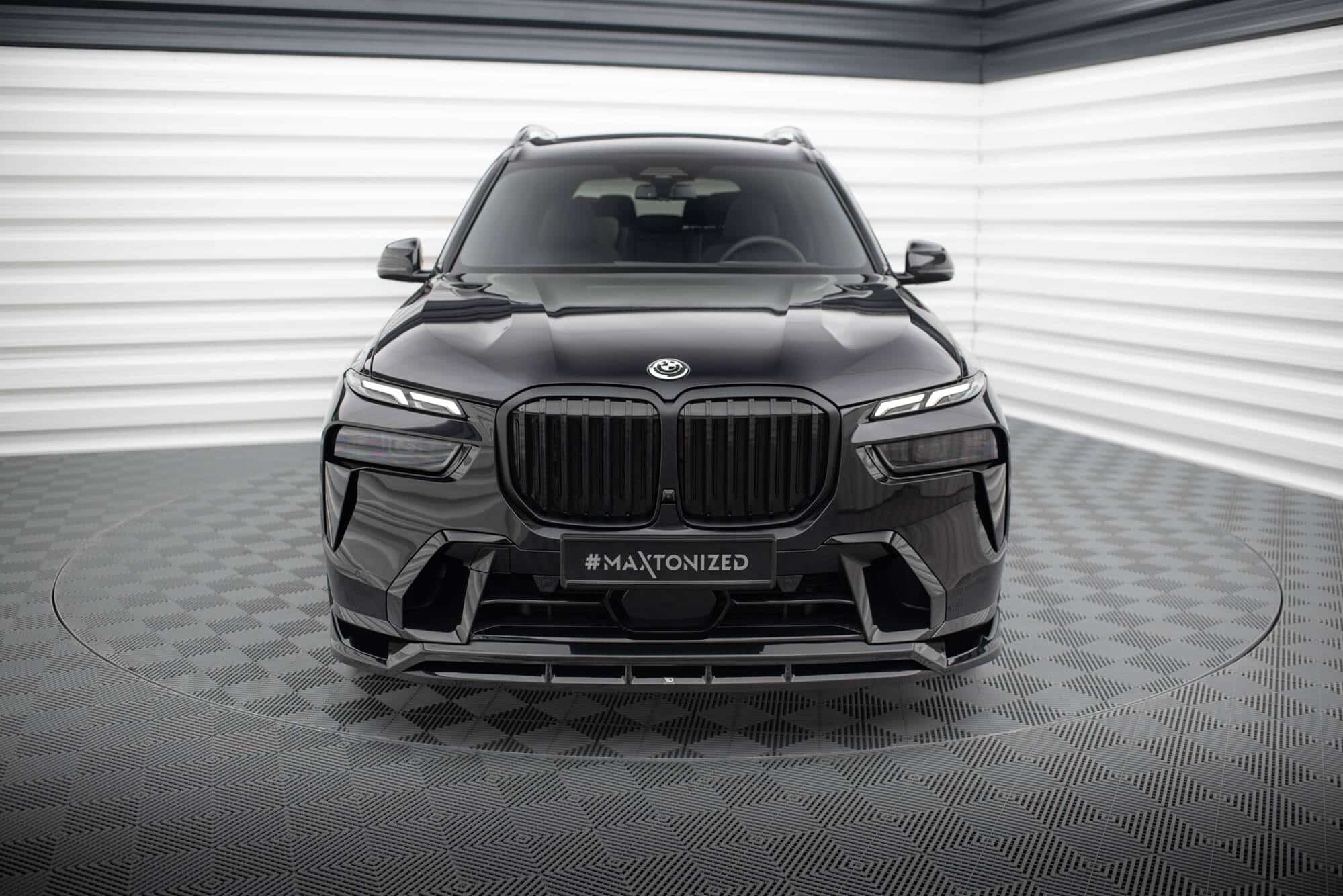 MAXTON DESIGN - Spoiler pod predný nárazník vhodné pre BMW X7 M-PACK G07 FACELIFT, Čierny lesk – Obrázok 4
