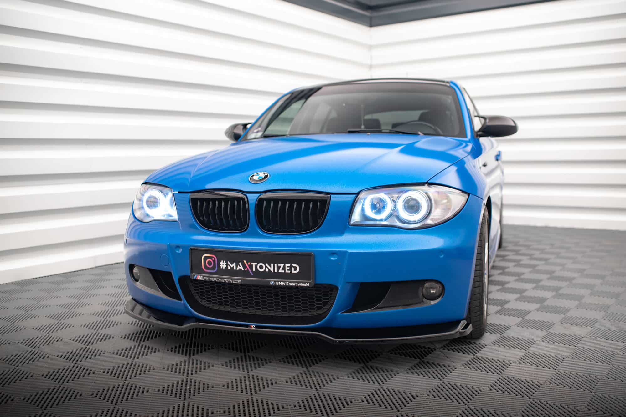 MAXTON DESIGN - Spoiler pod predný nárazník V.1 vhodné pre BMW 1 M-PACK E87 FACELIFT, Čierny lesk – Obrázok 2