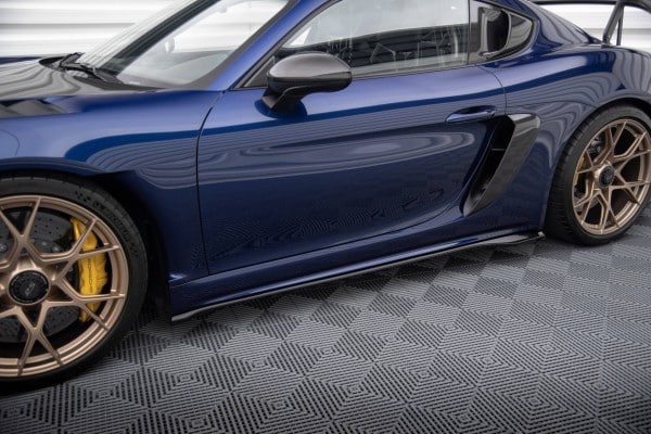 MAXTON DESIGN -Lišty pod bočné prahy  PORSCHE 718 CAYMAN GT4 RS 982C, Čierny lesk – Obrázok 2