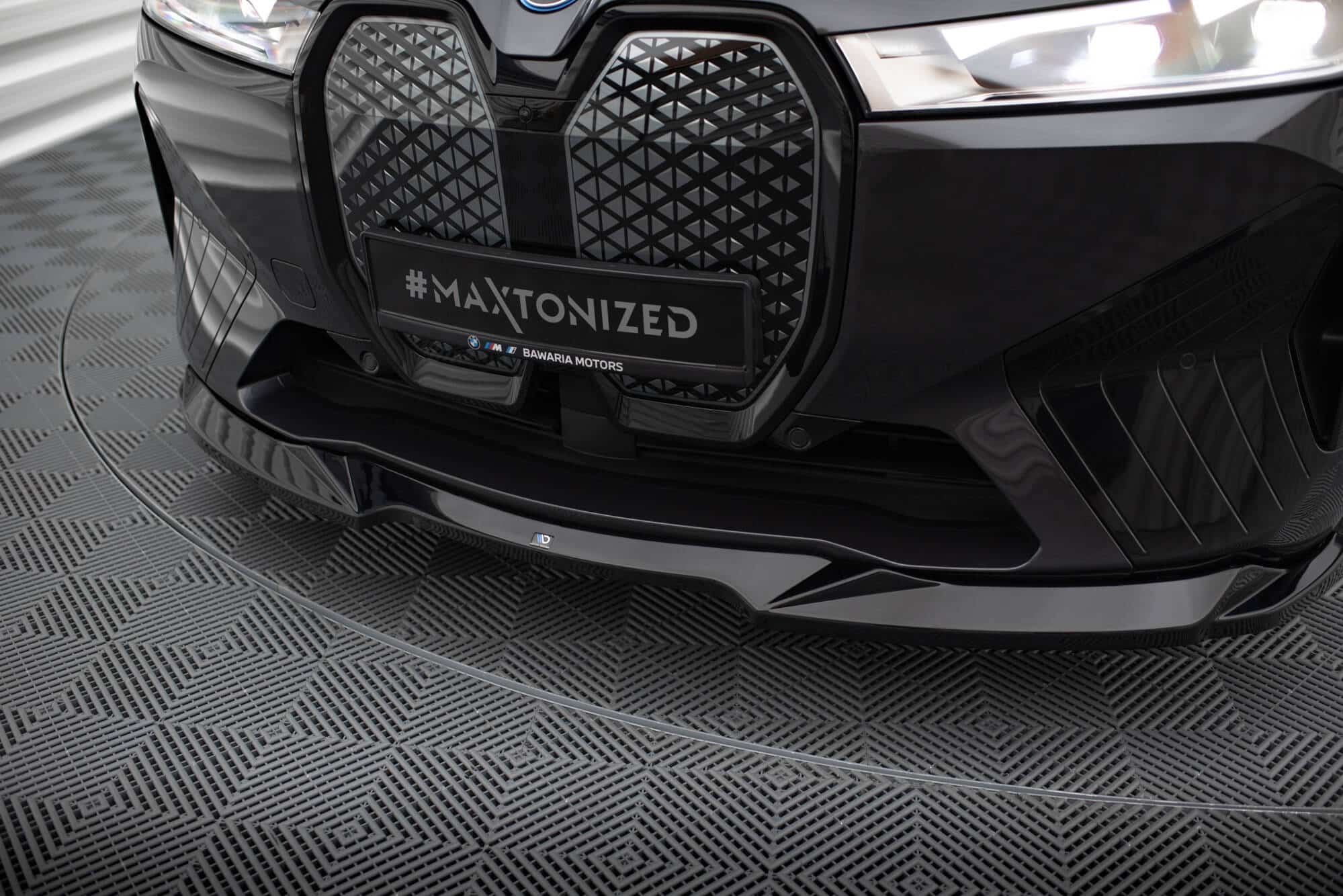 MAXTON DESIGN - Spoiler pod predný nárazník V.2 vhodné pre BMW IX M-PACK I20, Čierny lesk – Obrázok 4