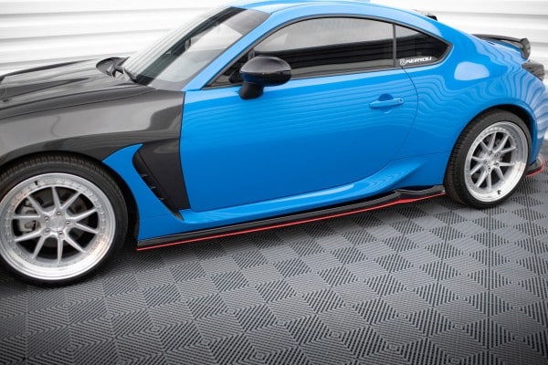 MAXTON DESIGN -Lišty pod bočné prahy V.2, TOYOTA GR86 MK1, Čierny lesk + Červená – Obrázok 4