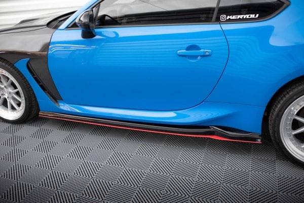 MAXTON DESIGN -Lišty pod bočné prahy V.2, TOYOTA GR86 MK1, Čierny lesk + Červená – Obrázok 5