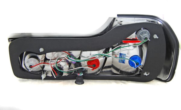 Zadné svetlá RED WHITE fits BMW E32 06.86-04.94 – Obrázok 2