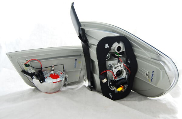 Zadné svetlá LED Červené dymové pre BMW X5 E70 03.07-05.10 – Obrázok 2