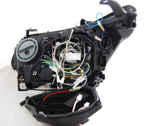 Xenonové predné svetlá D1S ANGEL EYES CCFL Čierne pre  BMW E60/E61 05-07 – Obrázok 2