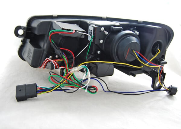 Xenonové predné svetlá TUBE LIGHT DRL Čierne pre  AUDI A6 C6 04-08 – Obrázok 2