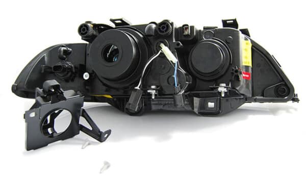 Xenonové predné svetlá ANGEL EYESLED  Čierne pre  BMW E39 09.95-06.03 – Obrázok 2