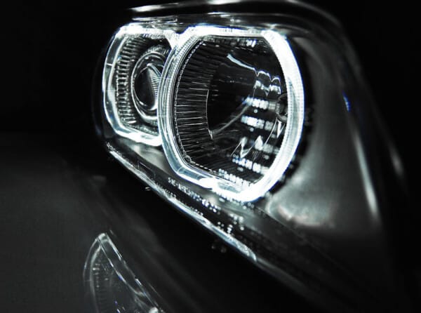 Xenonové predné svetlá ANGEL EYESLED  Čierne pre  BMW E39 09.95-06.03 – Obrázok 3