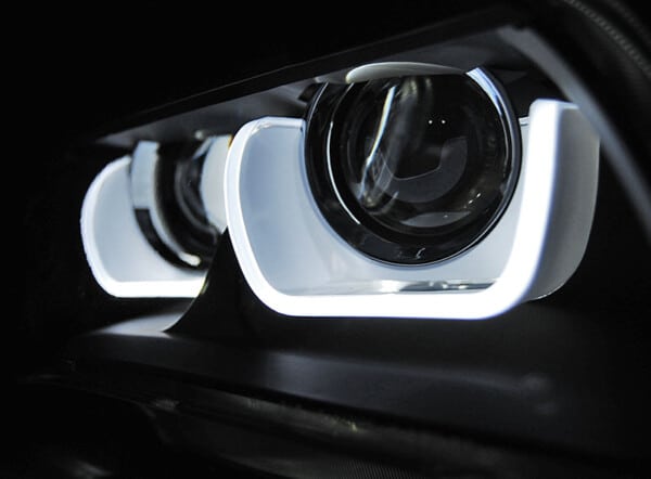 Xenonové predné svetlá U-LED LIGHT Čierne pre  BMW X1 E84 08.12-01.14 – Obrázok 3
