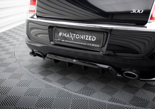 MAXTON DESIGN - Stredový spoiler pod zadný nárazník ,CHRYSLER 300 MK2, Čierny lesk – Obrázok 3