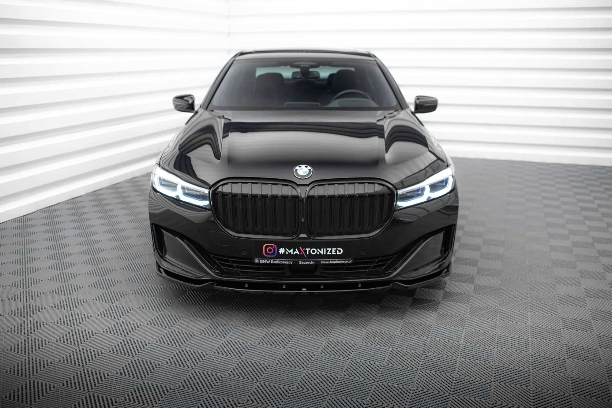 MAXTON DESIGN - Spoiler pod predný nárazník V.1 vhodné pre BMW 7 G11 FACELIFT, Čierny lesk – Obrázok 2