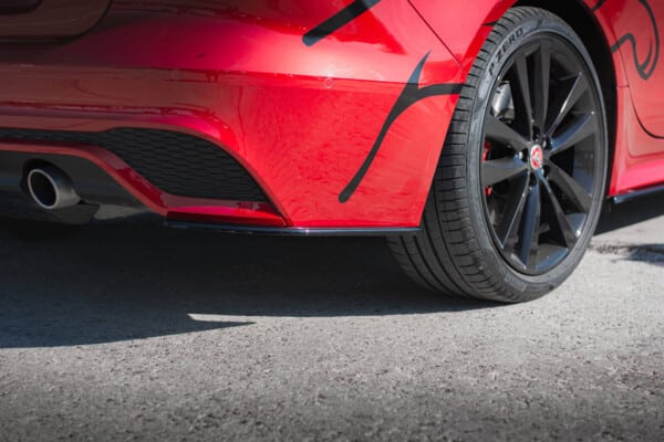 MAXTON DESIGN - Bočné difúzory zadného nárazníka JAGUAR XE R-DYNAMIC X760 FACELIFT, Čierny lesk – Obrázok 2