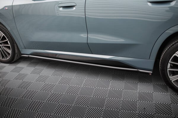 MAXTON DESIGN - Lišty pod bočné prahy vhodné pre BMW X1 M-PACK U11, Čierny lesk – Obrázok 3