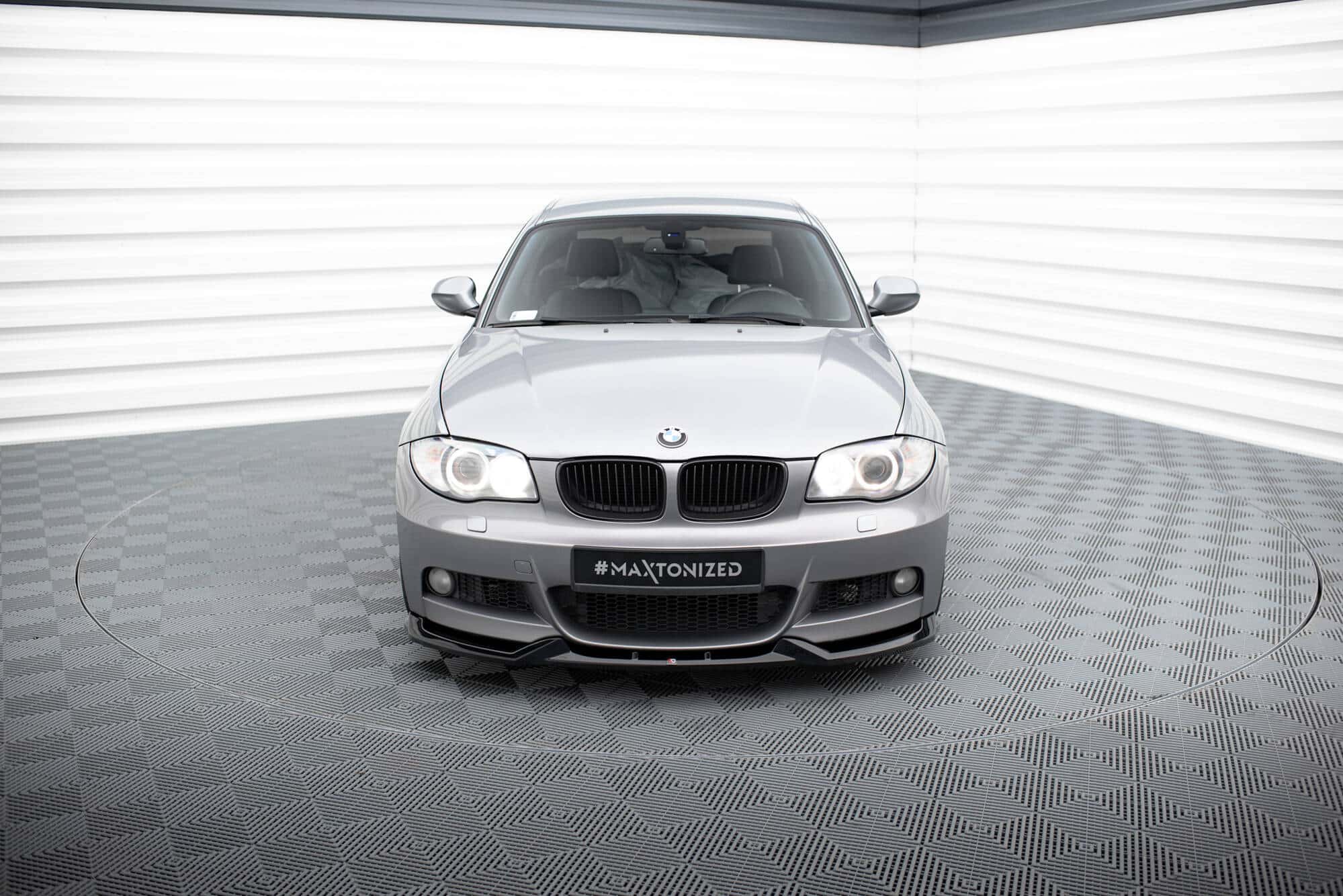 MAXTON DESIGN - Spoiler pod predný nárazník V.1 ,vhodné pre BMW 1 M-PACK E82, Čierny lesk – Obrázok 2