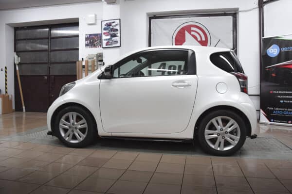 MAXTON DESIGN - Lišty pod bočné prahy, TOYOTA IQ, Čierny lesk – Obrázok 2