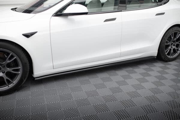 MAXTON DESIGN - Lišty pod bočné prahy V.2, TESLA MODEL S PLAID MK1 FACELIFT, Čierny lesk – Obrázok 2